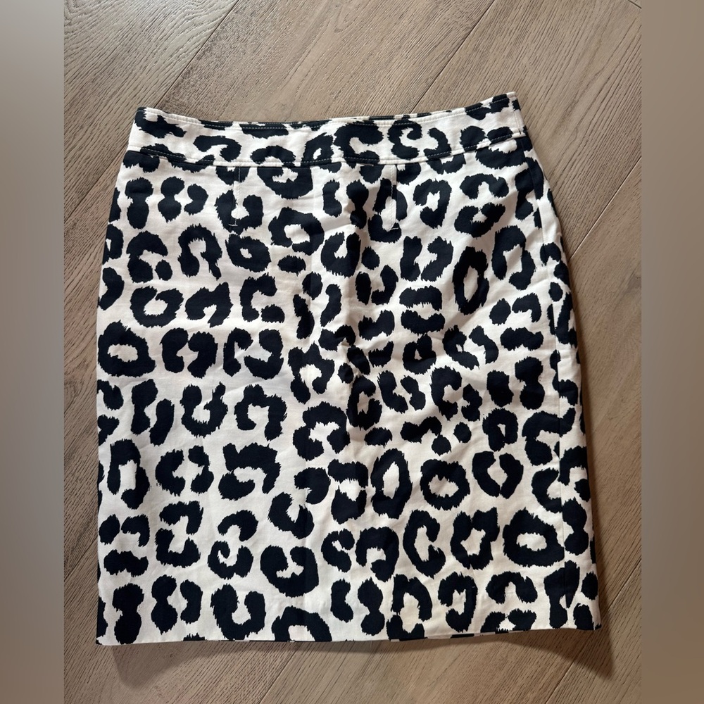 LOFT Black and White Animal Print Mini Skirt size 12